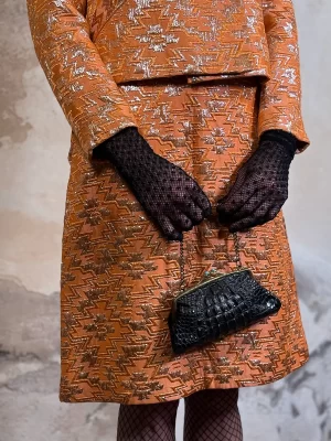 Black mesh slip-on gloves